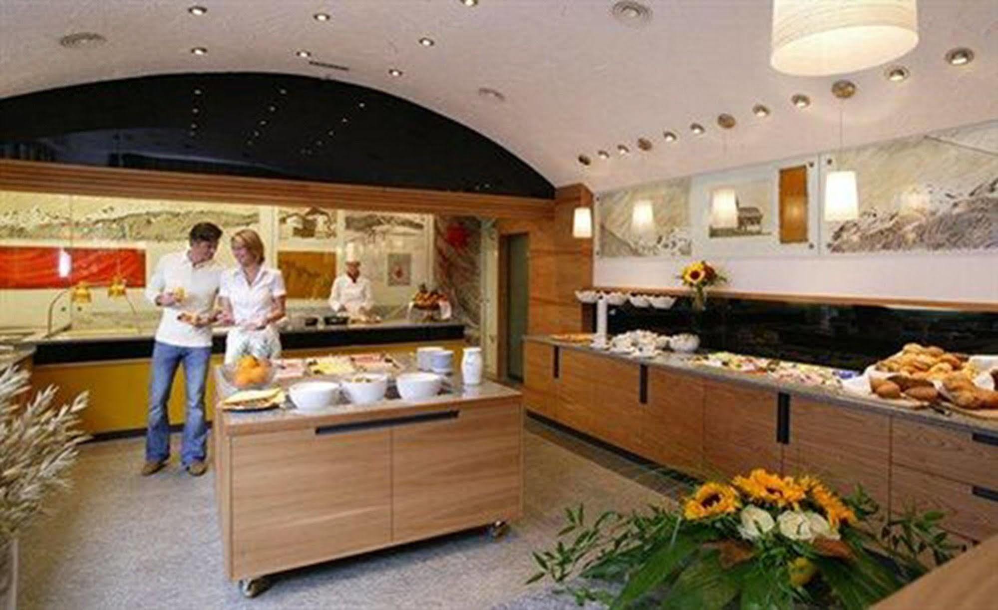 Hotel Liebe Sonne 4S Solden Bagian luar foto