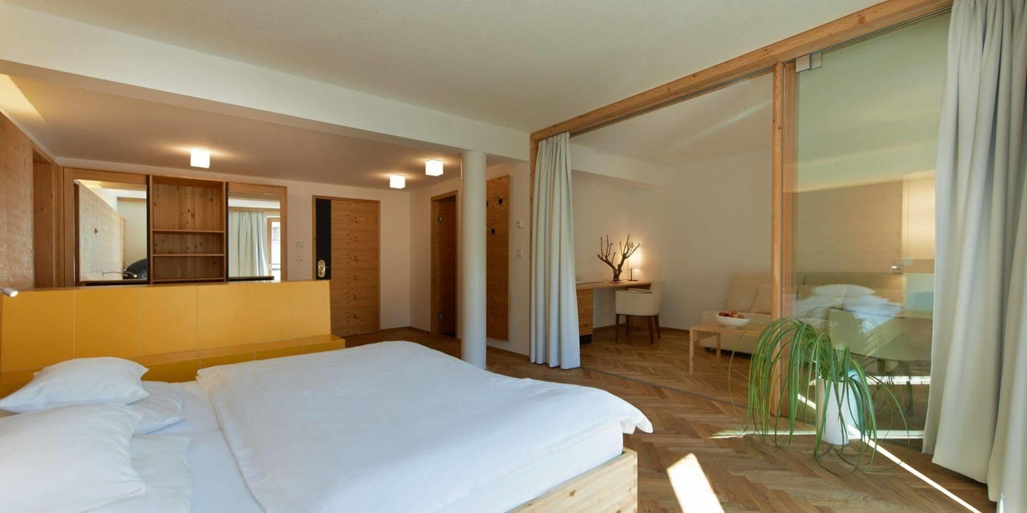Hotel Liebe Sonne 4S Solden Bagian luar foto